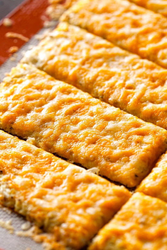 cheesy-cauliflower-breadsticks