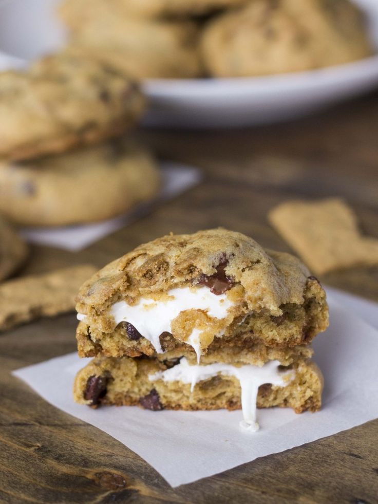 Marshmallow-Stuffed S'mores Cookies